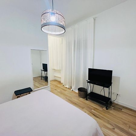 Bellhome 3 - Elegante Appartamento Nel Centro Di Bari Extérieur photo