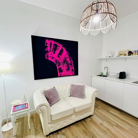 Bellhome 3 - Elegante Appartamento Nel Centro Di Bari Extérieur photo