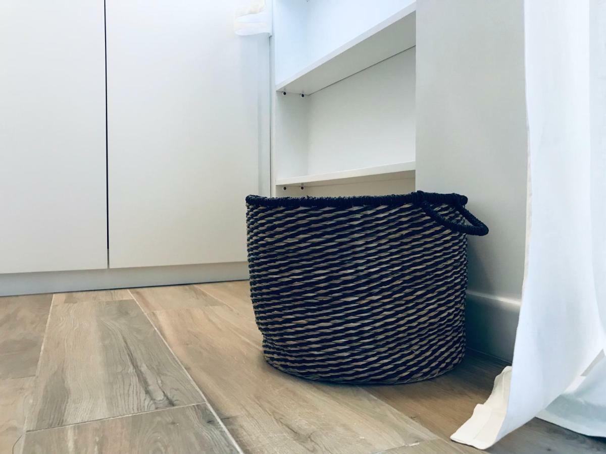 Bellhome 3 - Elegante Appartamento Nel Centro Di Bari Extérieur photo