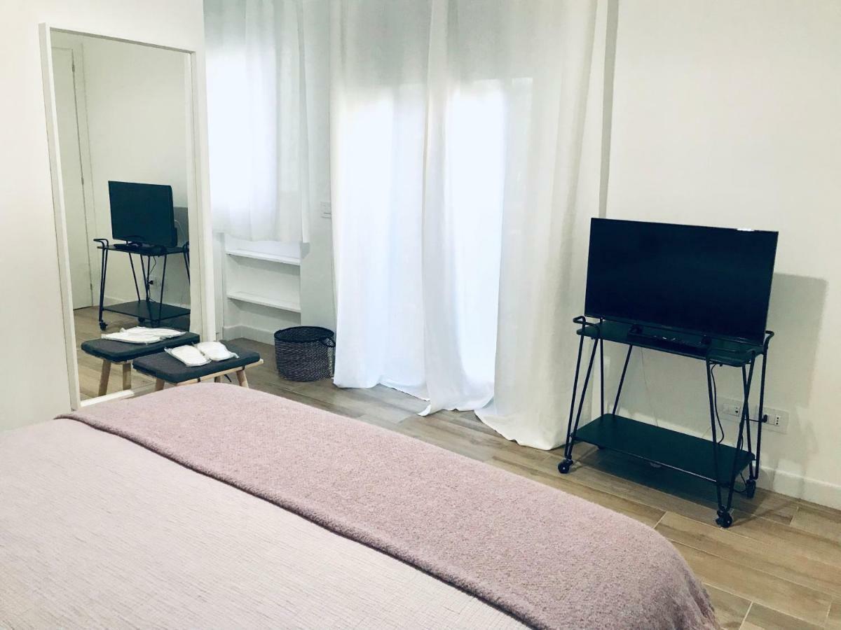 Bellhome 3 - Elegante Appartamento Nel Centro Di Bari Extérieur photo